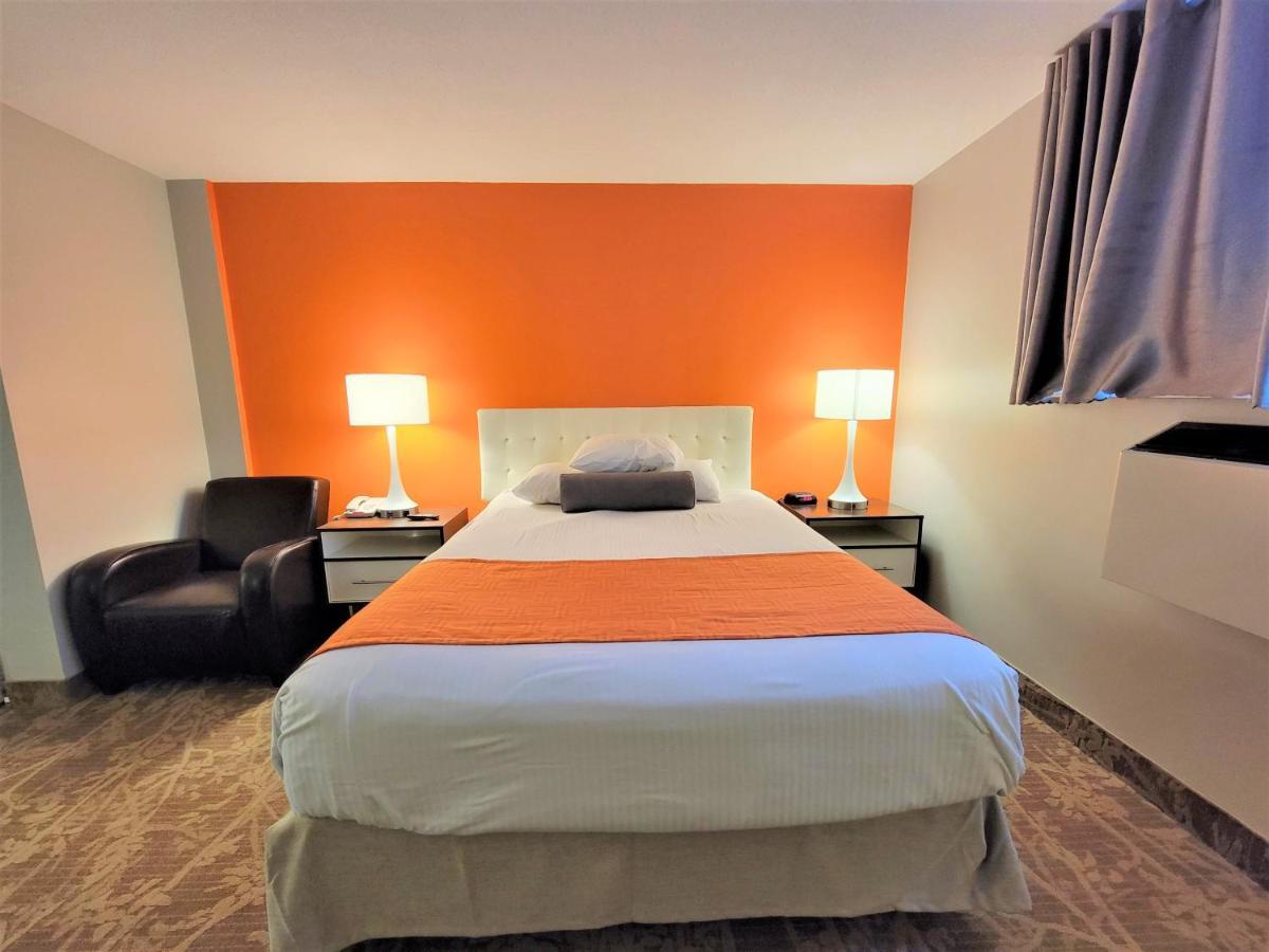 Howard Johnson By Wyndham Gravenhurst Extérieur photo