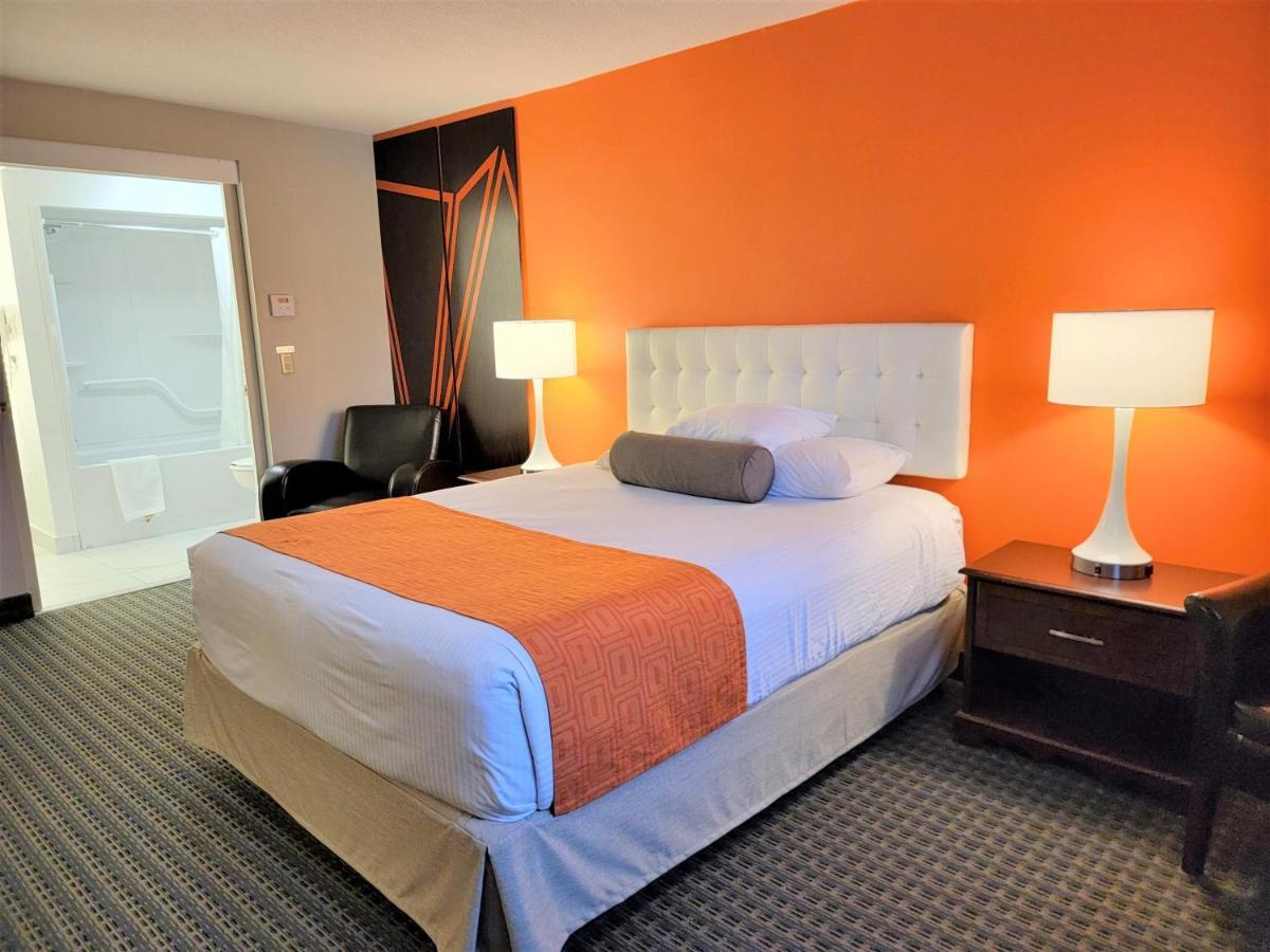 Howard Johnson By Wyndham Gravenhurst Extérieur photo
