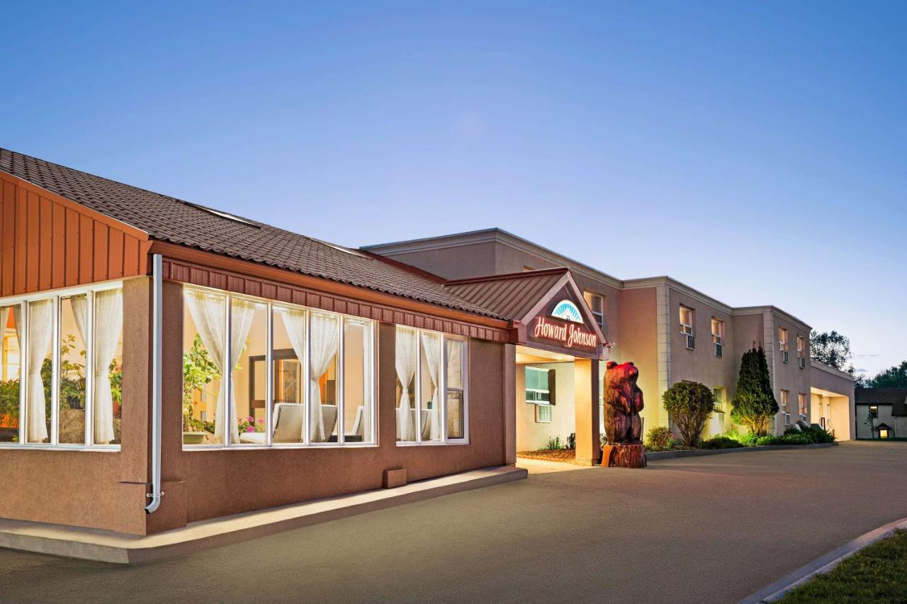 Howard Johnson By Wyndham Gravenhurst Extérieur photo