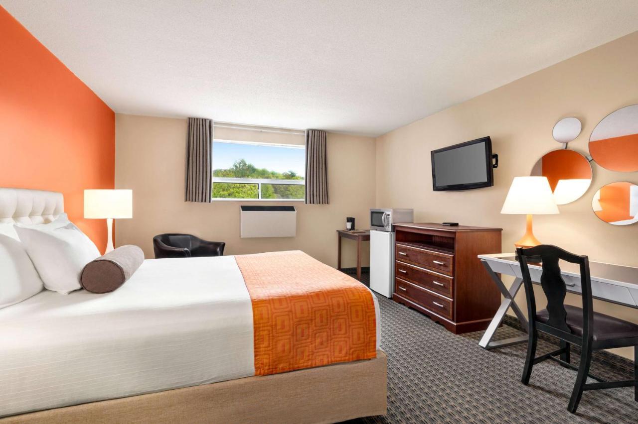 Howard Johnson By Wyndham Gravenhurst Extérieur photo