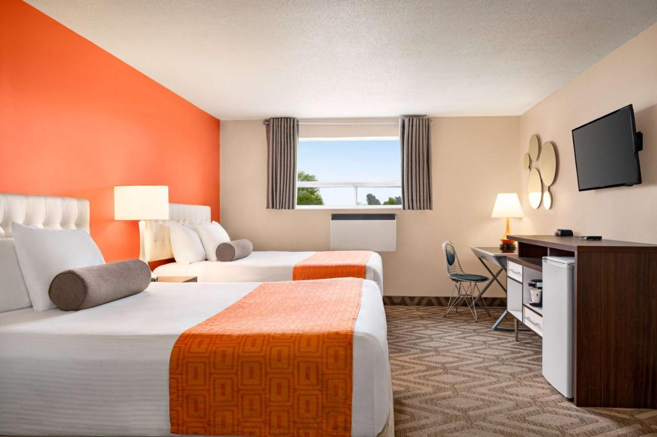 Howard Johnson By Wyndham Gravenhurst Extérieur photo
