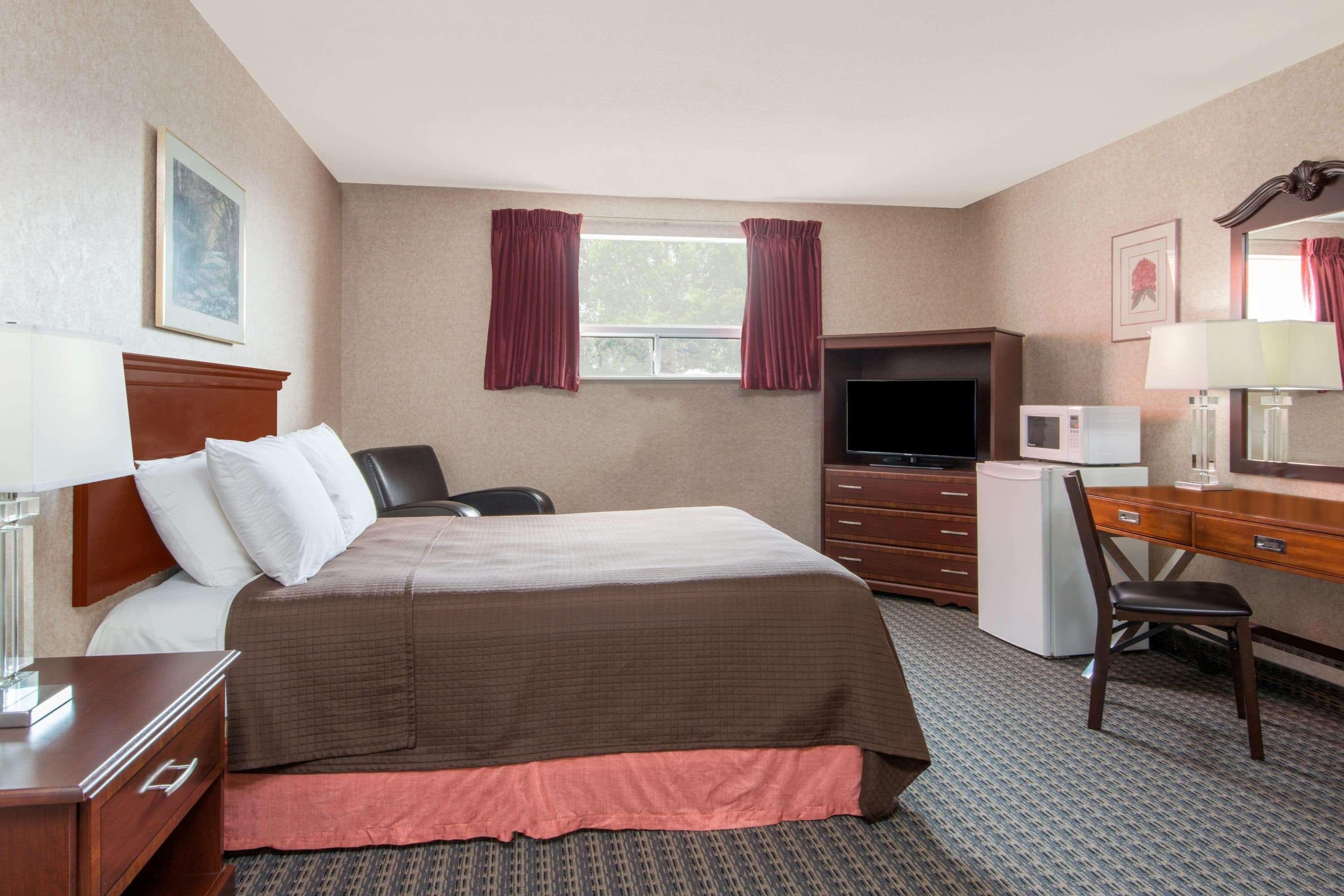 Howard Johnson By Wyndham Gravenhurst Extérieur photo